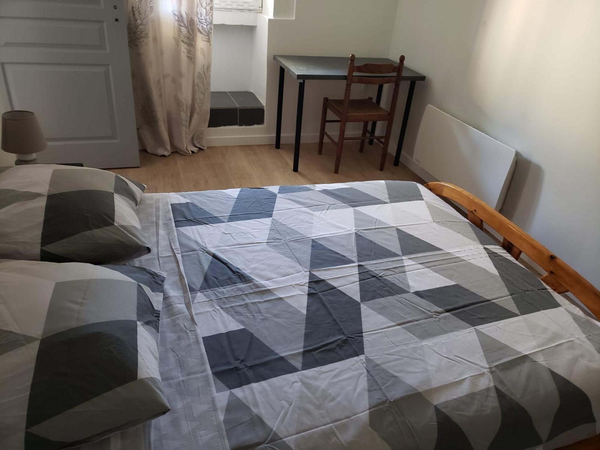 Chambres Meublees Et Spacieuses L'Isle Jourdain Bagian luar foto